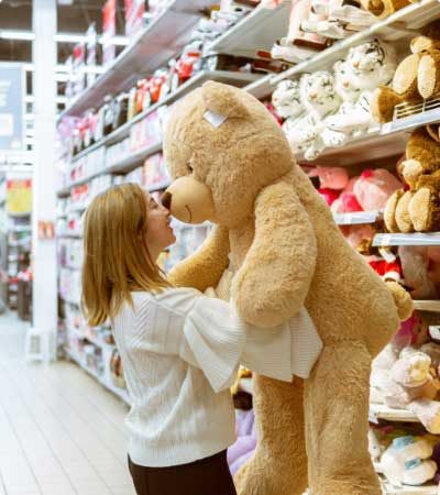 teddy-bear-with-girl